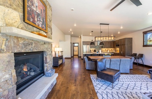 Silverthorne Casa | Cabin in the Sky - Pet Friendly & Close to Clubhouse!