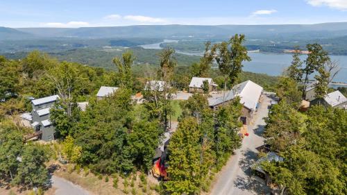 Bryant Casa | Cabin in the Sky with an outdoor kitchen