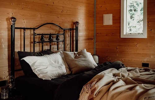 Jindabyne Cabina | Cabin in the Snowy Mtns - 5 mins > Jindabyne