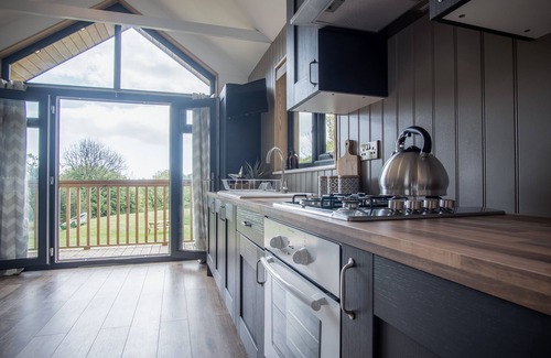 Kilgetty Cabina | Cabin In The Woods - 1 Bed - Kilgetty
