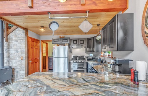 Big Lake Cabina | Cabin In The Woods 2 Bedroom Cabin
