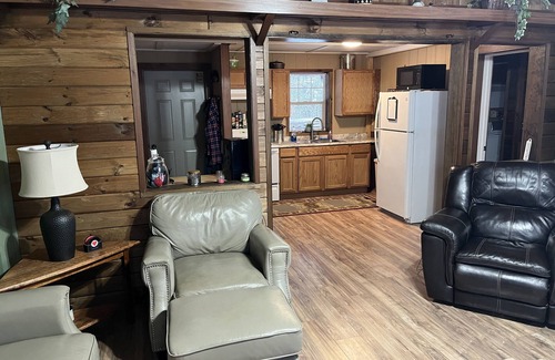 Crawford County Cabina | CABIN IN THE WOODS 3-2, Sleeps 8, 10 acres, pet friendly close to ORV trails!