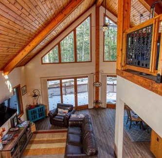 Sturgeon Bay Casa | Cabin in the Woods by Simple Life Rentals