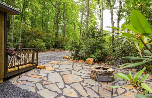 Fairview Cabina | Cabin in the woods of Fairview. 20 minutes to Asheville.