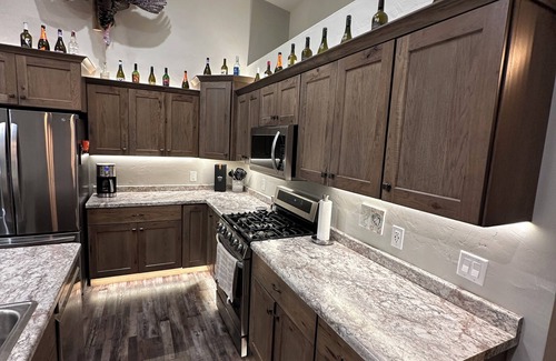 Iola Cabina | Cabin in the Woods-Sleeps 10!