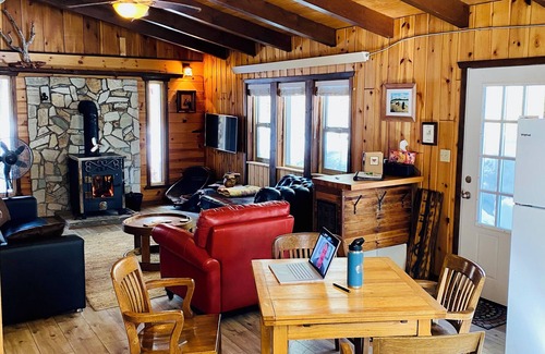 Island Park Cabina | Cabin in the Woods.