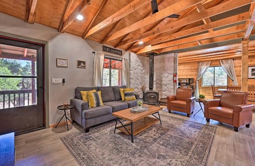 Pine Casa | Cabin in Tonto National Forest Deck and Views!