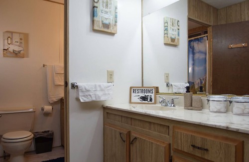 Shingletown Casa | Cabin in woods, lots of indoor outdoor fun for all, Close to Lassen, Shasta Lake