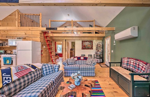 Franklin County Casa | Cabin-Inspired Home < 12 Mi to Sugarloaf Mtn!