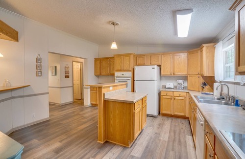 Royal Cabina | Cabin J at Safe Harbor Brady Mountain on Lake Ouachita!