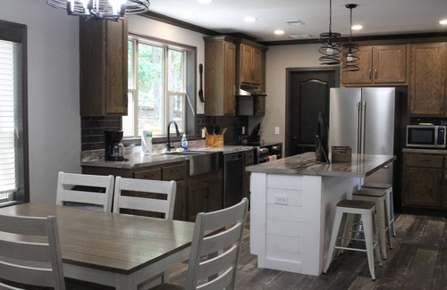 Royal Cabina | Cabin K, Beautiful 3 bedroom Cabin On Lake Ouachita!