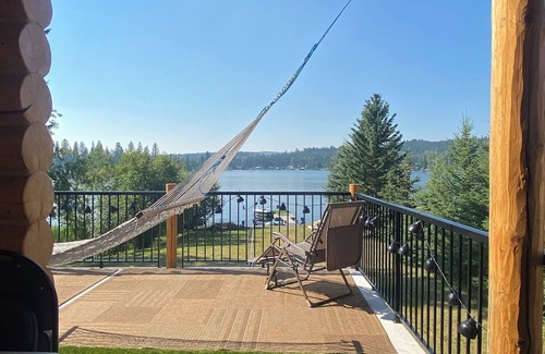 Deka Lake Cabina | Cabin / Lakehouse on Waterfront of Deka Lake