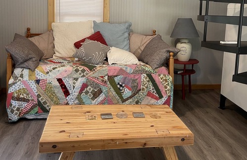 Warm Springs Cabina | Cabin life with day trips to Snowshoe, Warm Springs Pools and Omni Homestead.