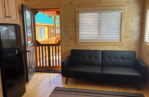 Marion Cabina | Cabin located in a resort