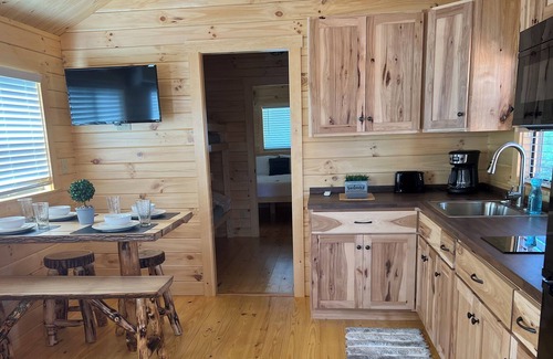 Marion Cabina | Cabin located in a resort