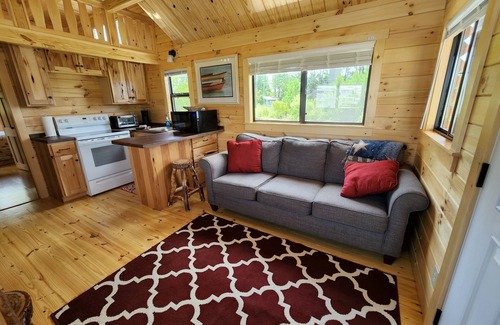 Core Creek Cabina | Cabin: Lower Winter prices! Snowbirds Welcome! Bring your boat for fall fishing