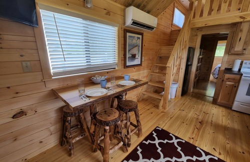 Core Creek Cabina | Cabin: Lower Winter prices! Snowbirds Welcome! Bring your boat for fall fishing
