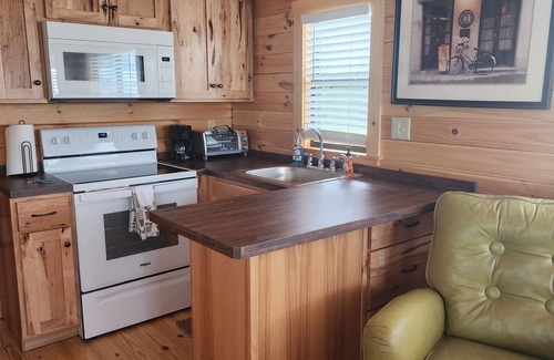 Core Creek Cabina | Cabin: Lower Winter prices! Snowbirds Welcome! Bring your boat for fall fishing