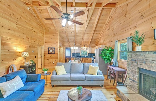 Cleveland Cabina | Cabin near Helen & Lake Resort I 2BD 2BA