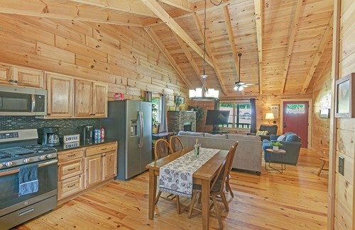 Cleveland Cabina | Cabin near Helen & Lake Resort I 2BD 2BA