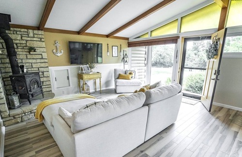 Fostoria Cabina | Cabin near Tuttle Creek Lake!