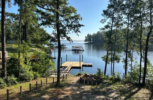 South Toledo Bend Casa | Cabin Nestled on Skiers Cove South Toledo Bend Lake 3 bedroom-5 beds