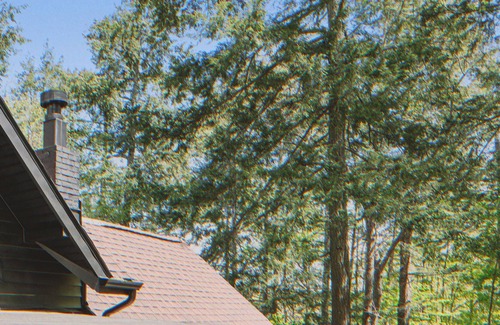 Mount Marion Cabina | Cabin Noir where Modern meets Rustic. Hot Tub with a View!
