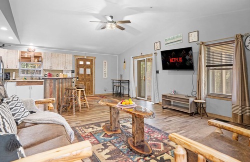 Briar Crest Woods Cabina | Cabin Oasis - Nestled in the Woods, Seclusion!