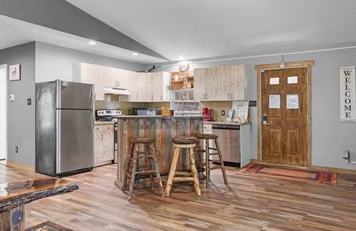 Briar Crest Woods Cabina | Cabin Oasis - Nestled in the Woods, Seclusion!