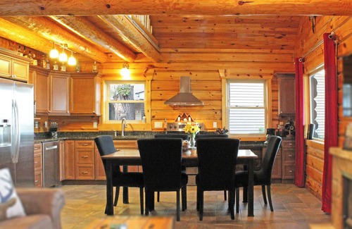 Oshkosh Cabina | Cabin Oasis on Lake Winnebago "Minutes from EAA"