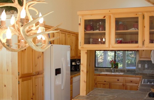 Shaver Lake Casa | Cabin of No Agenda