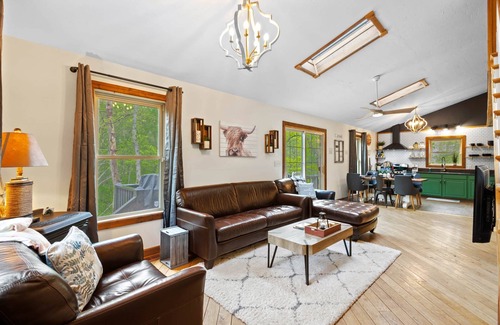 Goshen Casa | Cabin on 2 acres River access, Fire Pit, & Hot tub