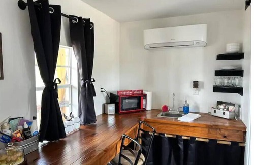 Lakewood Cabina | Cabin on 40 acres with private lake! - Heifer Hotel