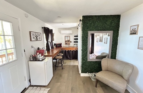 Lakewood Cabina | Cabin on 40 acres with private lake! - Heifer Hotel