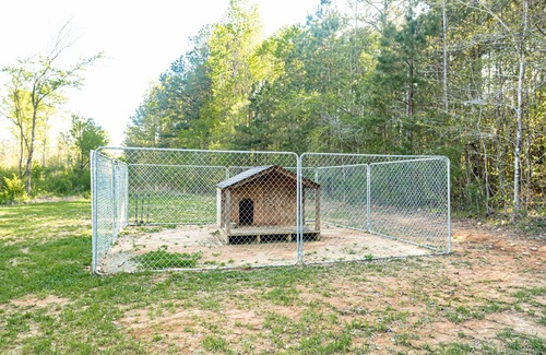 Alexander City Cabina | Cabin On 40 Acres
