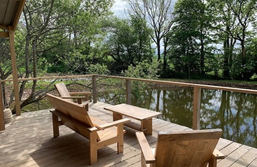 Torrington Cabina | Cabin on a Lake