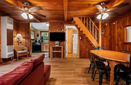 Mayfield Cabina | Cabin on beautiful Arbutus Lake near Traverse City
