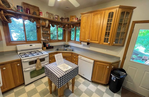 Annandale Cabina | Cabin on Clearwater Lake: 12 PERSON HOT TUB, PRIVATE DOCK & Room for 16+