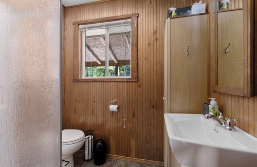 Algoma District Cabina | Cabin on crystal clear Lonely Lake