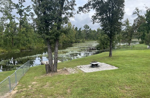 Donalsonville Cabina | Cabin on Lake Seminole with dock and boat launch! Sleeps 6