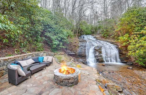 Franklin Casa | Cabin on Ledford Branch with Waterfall and Wading Pool