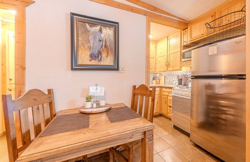 Red River Cabina | Cabin-on Main-1 Bed 1 Bath 1 SleepSofa Pet w/ Fee