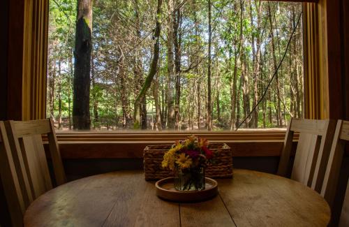 Van Zandt County Casa | Cabin on Seven Acres with a Pond