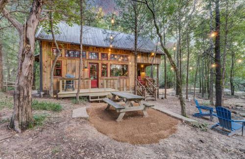 Van Zandt County Casa | Cabin on Seven Acres with a Pond