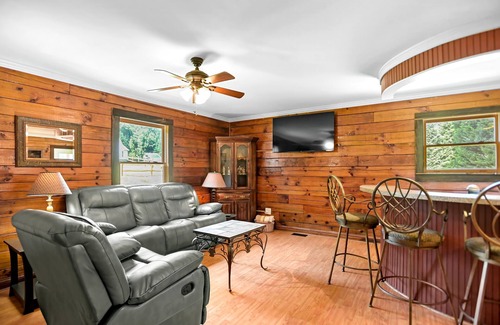 Denver Casa | Cabin on the Cove on Lake Norman!