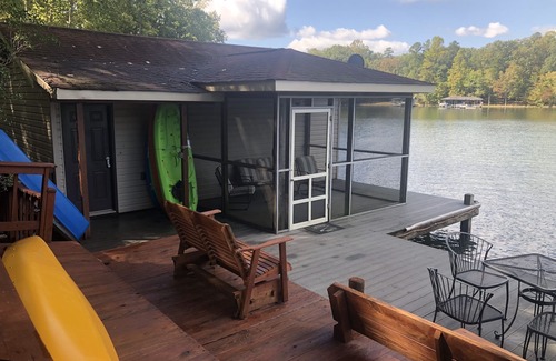 Mineral Cabina | Cabin on the Cove perfect family getaway with a year around hot tub!