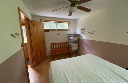 Indian Lake Cabina | Cabin on the Knoll at Lake Abanakee