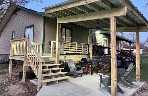 Negreet Cabina | Log Cabin on the Lake - Lanzamiento privado y casa de botes!