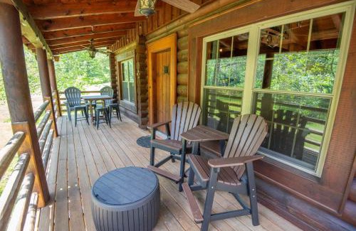 Lansing Casa | Cabin on the New River with Easy Steps to the River,Hot Tub, Fire Pit