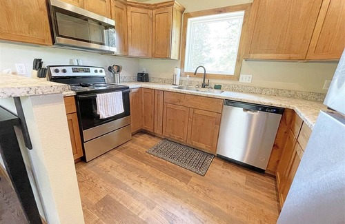 Custer Casa | Cabin on the Rocks | 2 Bed, 1.5 Bath